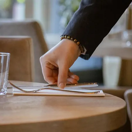 Отель Edelweiss 3*